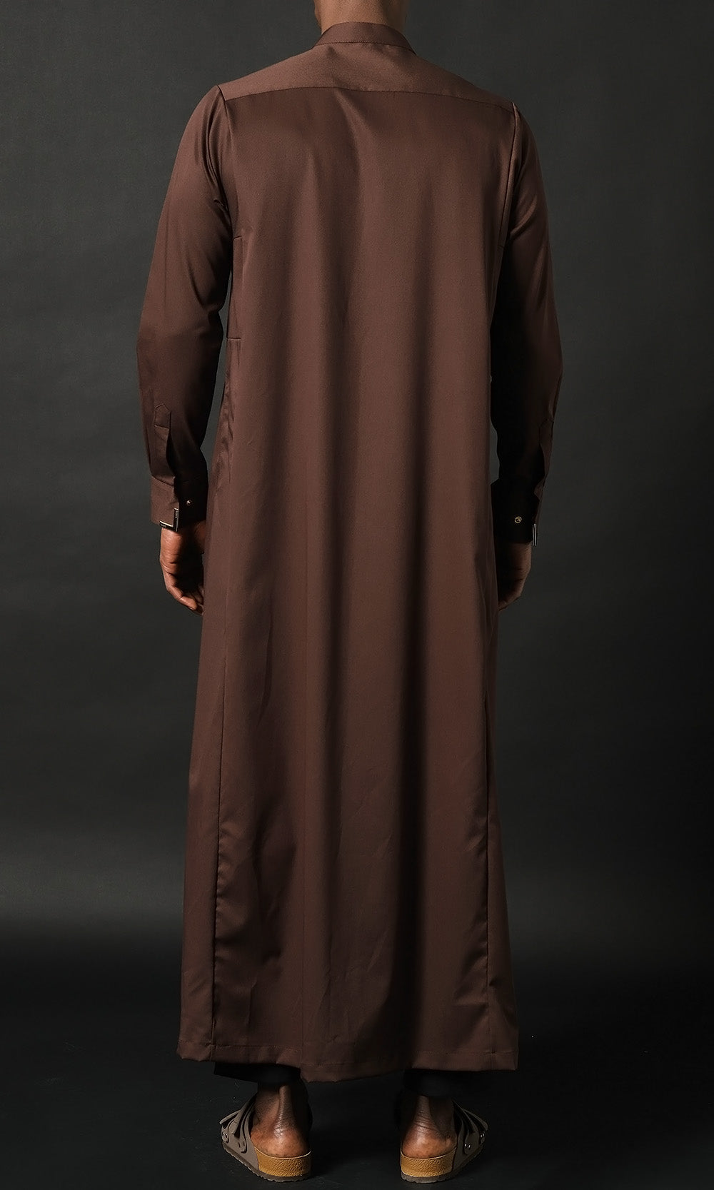 QL Qamis Bey au café