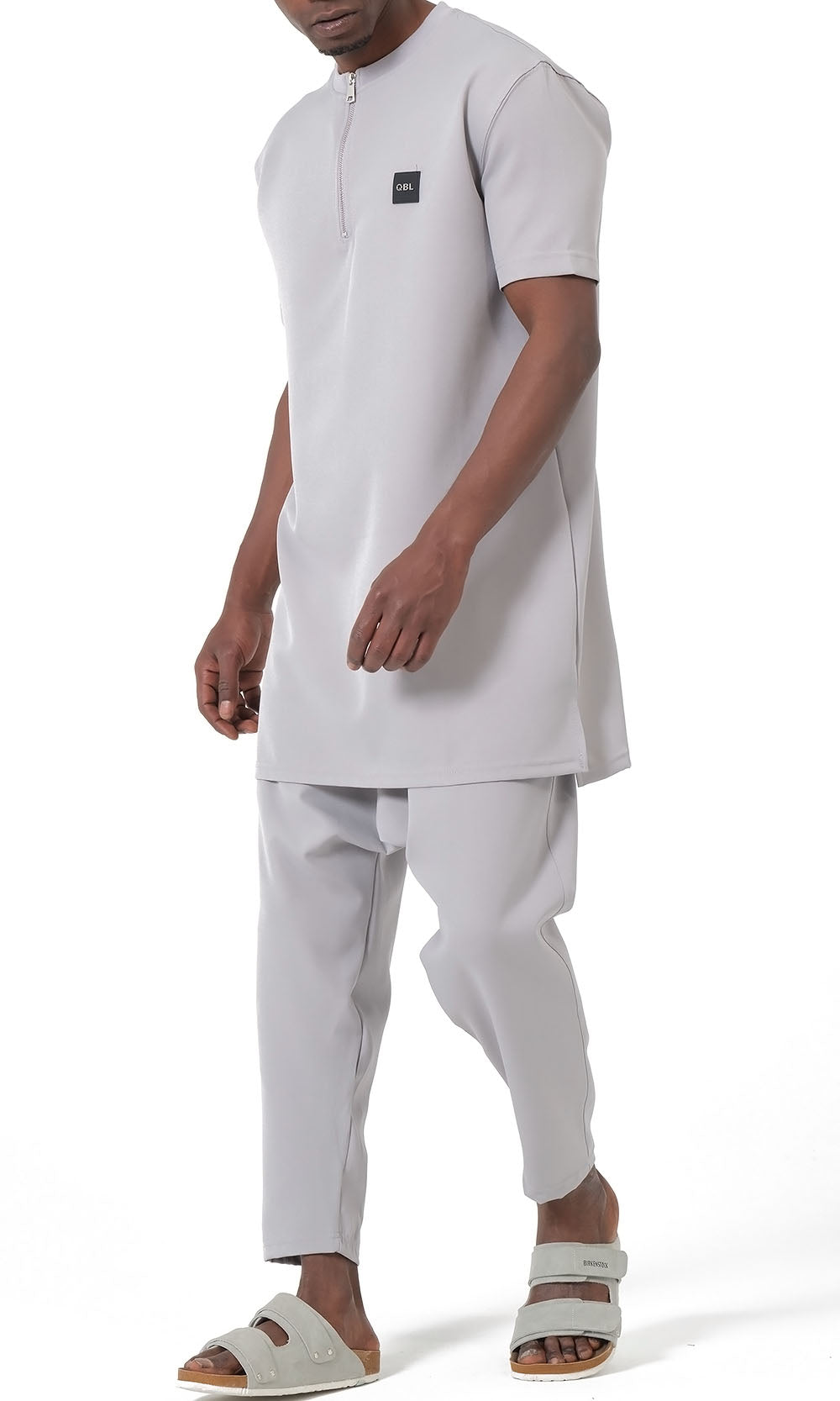 QTE2001 Ensemble Qamis Court Silent Gris Clair