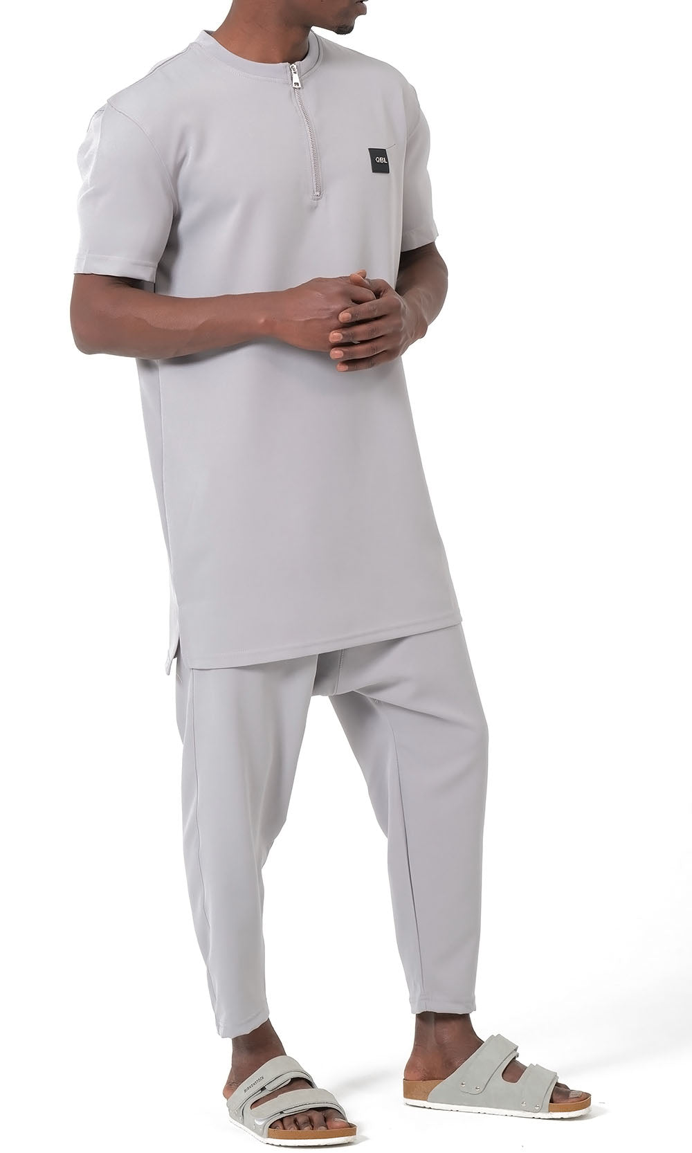 QTE2001 Ensemble Qamis Court Silent Gris Clair